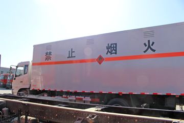 东风天锦&nbsp;爆破器材运输车外观图片