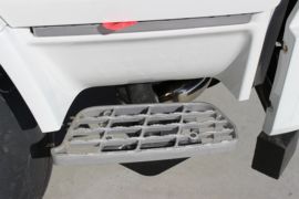 东风天锦&nbsp;爆破器材运输车底盘图片