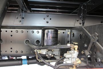 �������ó� ��� 245���� 6X2 8.6����ȼ������ʽ���䳵(DFH5250XRQBXV)ͼƬ