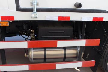 �������ó� ��� 245���� 6X2 8.6����ȼ������ʽ���䳵(DFH5250XRQBXV)ͼƬ