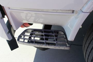 �������ó� ��� 245���� 6X2 8.6����ȼ������ʽ���䳵(DFH5250XRQBXV)ͼƬ