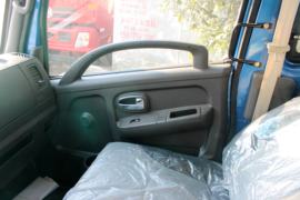 奥驰X系&nbsp;随车吊驾驶室图片