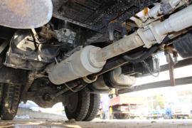 奥驰X系&nbsp;随车吊底盘图片