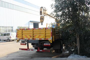 �ɵ� �³�X3 156���� 4X2 �泵��(FD1121P63K5)ͼƬ