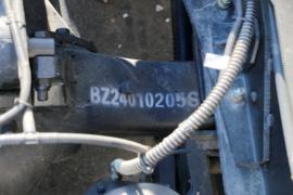 轩德X3&nbsp;随车吊底盘图片