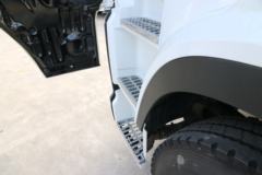 庆铃 五十铃巨咖 380马力 6X4危险品牵引车(QL4251U2NDZ)