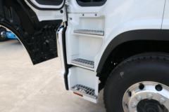 庆铃 五十铃巨咖 380马力 6X4危险品牵引车(QL4251U2NDZ)