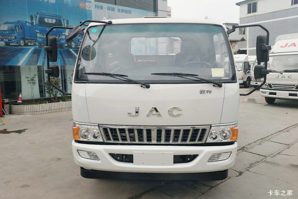 江淮 骏铃E6 156马力 3.82米排半越野厢式轻卡(8挡)