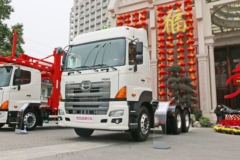 广汽日野 700系列重卡 450马力 6X4危险品牵引车(后气囊悬挂)(YC4250SS1EL5W)