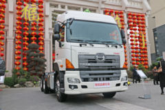 广汽日野 700系列重卡 450马力 6X4危险品牵引车(后气囊悬挂)(YC4250SS1EL5W)