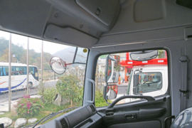 广汽日野700&nbsp;牵引车驾驶室                                               图片