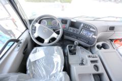 东风商用车 天龙重卡 轻赢版 350马力 8X4 9.6米栏板载货车(DFH1310A1)
