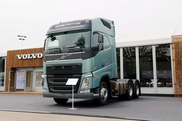 沃尔沃 新FH重卡 460马力 6X2R牵引车(FH460 62T B)