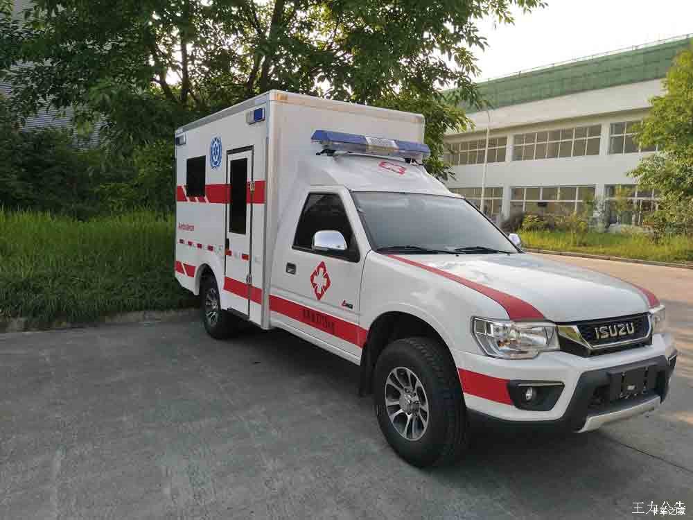 庆铃 五十铃TF 豪华型 2.6L汽油 121马力 四驱 单排救护车皮卡