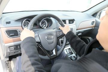 ����V7 2018�� ������ 2.0T���� 116���� ���� ����˫��Ƥ��(D19TCIE13)ͼƬ