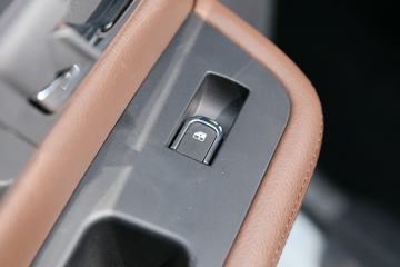 ����V7 2018�� ������ 2.0T���� 116���� ���� ����˫��Ƥ��(D19TCIE13)ͼƬ