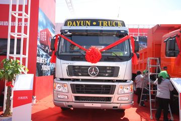 大运 300马力 6X4 牵引车(高顶)(型号CGC4250)