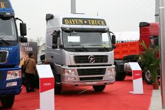 大运 375马力 6X4 牵引车(CGC4251PB32WPD3B-BO)