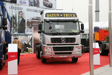 大运 375马力 6X4 牵引车(CGC4251PB32WPD3B-BO)