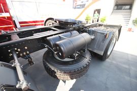 奥威J5P&nbsp;牵引车底盘                                                图片