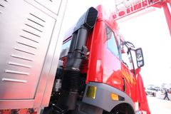 解放 奥威(J5P)重卡 310马力 6X2 LNG牵引车(CA4252P2T3EM) 解放 奥威(J5P)重卡 310马力 6X2 LNG牵引车(CA4252P2T3EM)