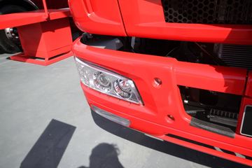 奥威J5P&nbsp;牵引车外观                                                图片