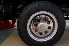 江淮 帅铃III 156马力 4X2 6.2米排半厢式载货车(HFC1083)