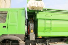 中国重汽 HOWO重卡 340马力 6X4 5.8米环保自卸车(速比4.77)(ZZ3257N3847E1B)