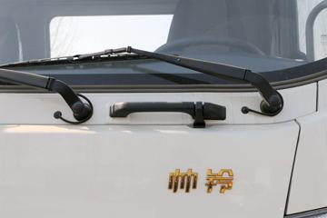 ����˧�� ��˾��W570�п� 180���� 4X2 7.66����ʽ�ػ���ͼƬ