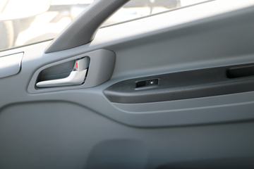 ����˧�� ��˾��W570�п� 180���� 4X2 7.66����ʽ�ػ���ͼƬ