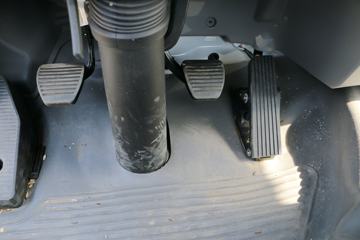 ����˧�� ��˾��W570�п� 180���� 4X2 7.66����ʽ�ػ���ͼƬ