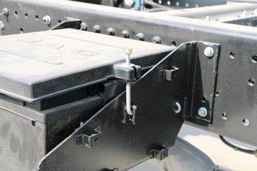 ����˧�� ��˾��W570�п� 180���� 4X2 7.66����ʽ�ػ���ͼƬ