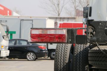 ����˧�� ��˾��W570�п� 180���� 4X2 7.66����ʽ�ػ���ͼƬ