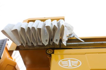 һ����� J6P�ؿ� ɽ���� 420���� 6X4 6����ж��(CA3250P66K2L2T1A1E5)ͼƬ