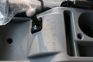 һ����� J6L�п� �ʻݰ� 180���� 4X2 6.8�ײ�դʽ�ػ���ͼƬ