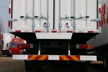 һ����� J6M�ؿ� 280���� 6X2 9.5����ʽ�ػ���(CA5250XXYP63K1L6T3E5)ͼƬ