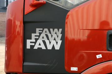 һ����� J6M�ؿ� 280���� 6X2 9.5����ʽ�ػ���(CA5250XXYP63K1L6T3E5)ͼƬ