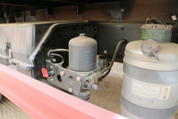 һ����� J6M�ؿ� 280���� 6X2 9.5����ʽ�ػ���(CA5250XXYP63K1L6T3E5)ͼƬ