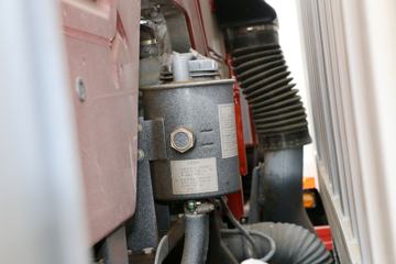 һ����� J6M�ؿ� 280���� 6X2 9.5����ʽ�ػ���(CA5250XXYP63K1L6T3E5)ͼƬ