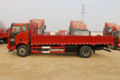 一汽解放 J6L中卡 180马力 4X2 6.8米栏板载货车(8挡)(CA1160P62K1L4E5)