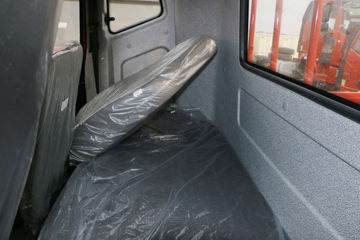 һ����� J6L�п� 180���� 4X2 6.8�������ػ���(8��)ͼƬ