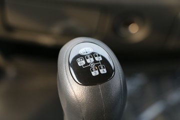 һ����� J6L�п� 180���� 4X2 6.8�������ػ���(8��)ͼƬ