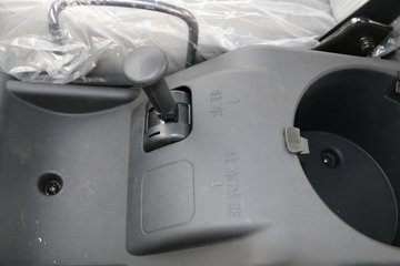 һ����� J6L�п� 180���� 4X2 6.8�������ػ���(8��)ͼƬ