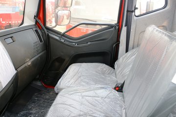 һ����� J6L�п� 180���� 4X2 6.8�������ػ���(8��)ͼƬ