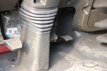 һ����� J6L�п� 180���� 4X2 6.8�������ػ���(8��)ͼƬ