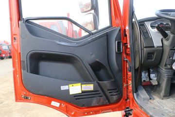 һ����� J6L�п� 180���� 4X2 6.8�������ػ���(8��)ͼƬ