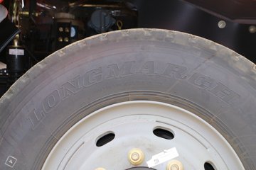 һ����� J6L�п� 180���� 4X2 6.8�������ػ���(8��)ͼƬ