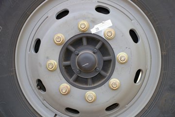 һ����� J6L�п� 180���� 4X2 6.8�������ػ���(8��)ͼƬ