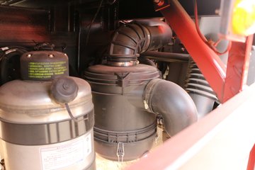 һ����� J6L�п� 180���� 4X2 6.8�������ػ���(8��)ͼƬ