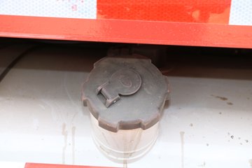 һ����� J6L�п� 180���� 4X2 6.8�������ػ���(8��)ͼƬ